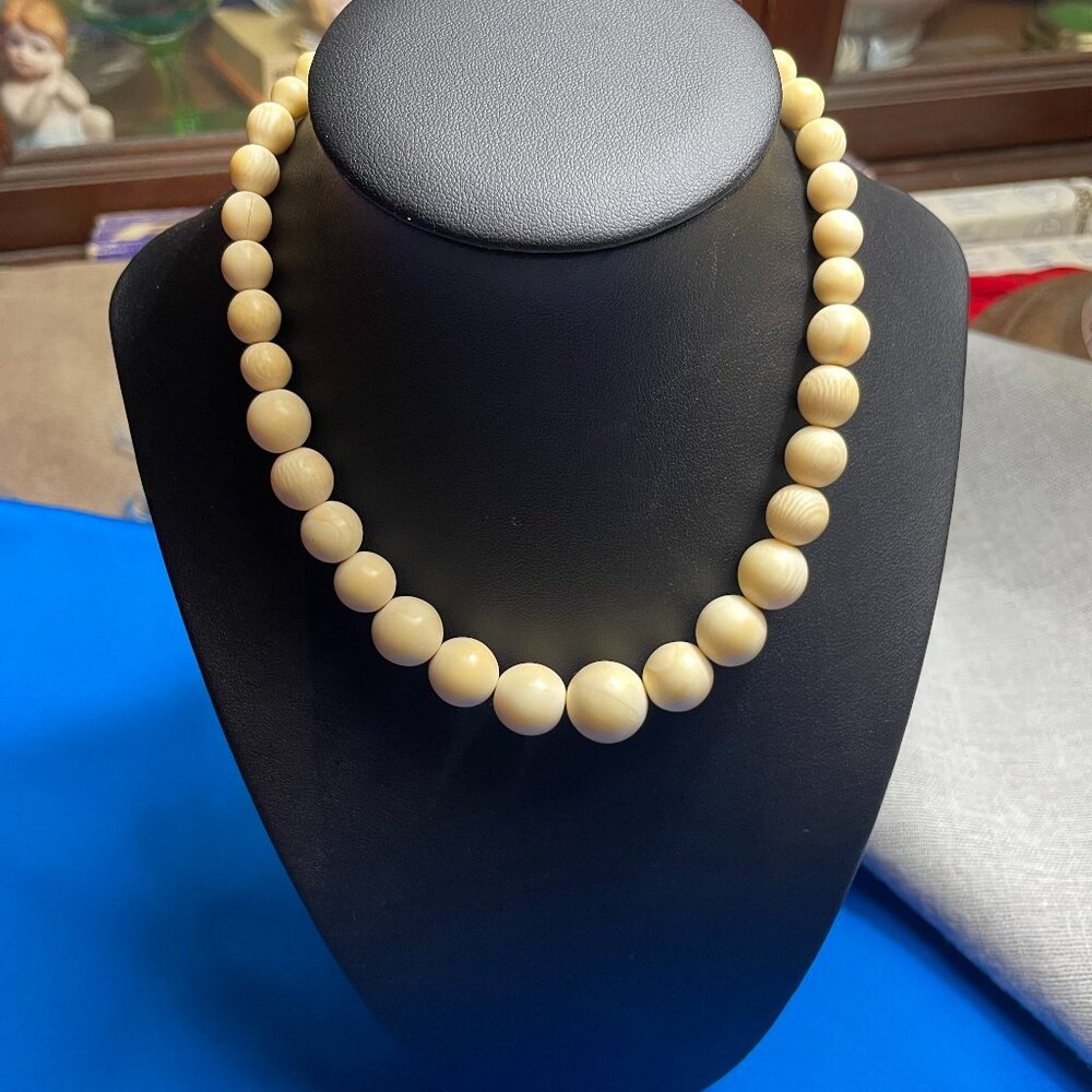 Graduated Bead Necklace